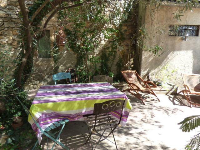 Domaine Chanoine Rambert Saint-Andre-d'Olerargues Exterior foto